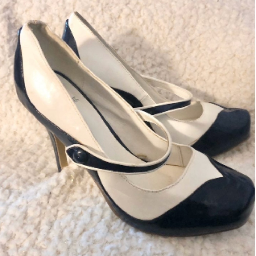 Shiekh Pinup couture style, patent leather Mary Jane, navy blue and White heels